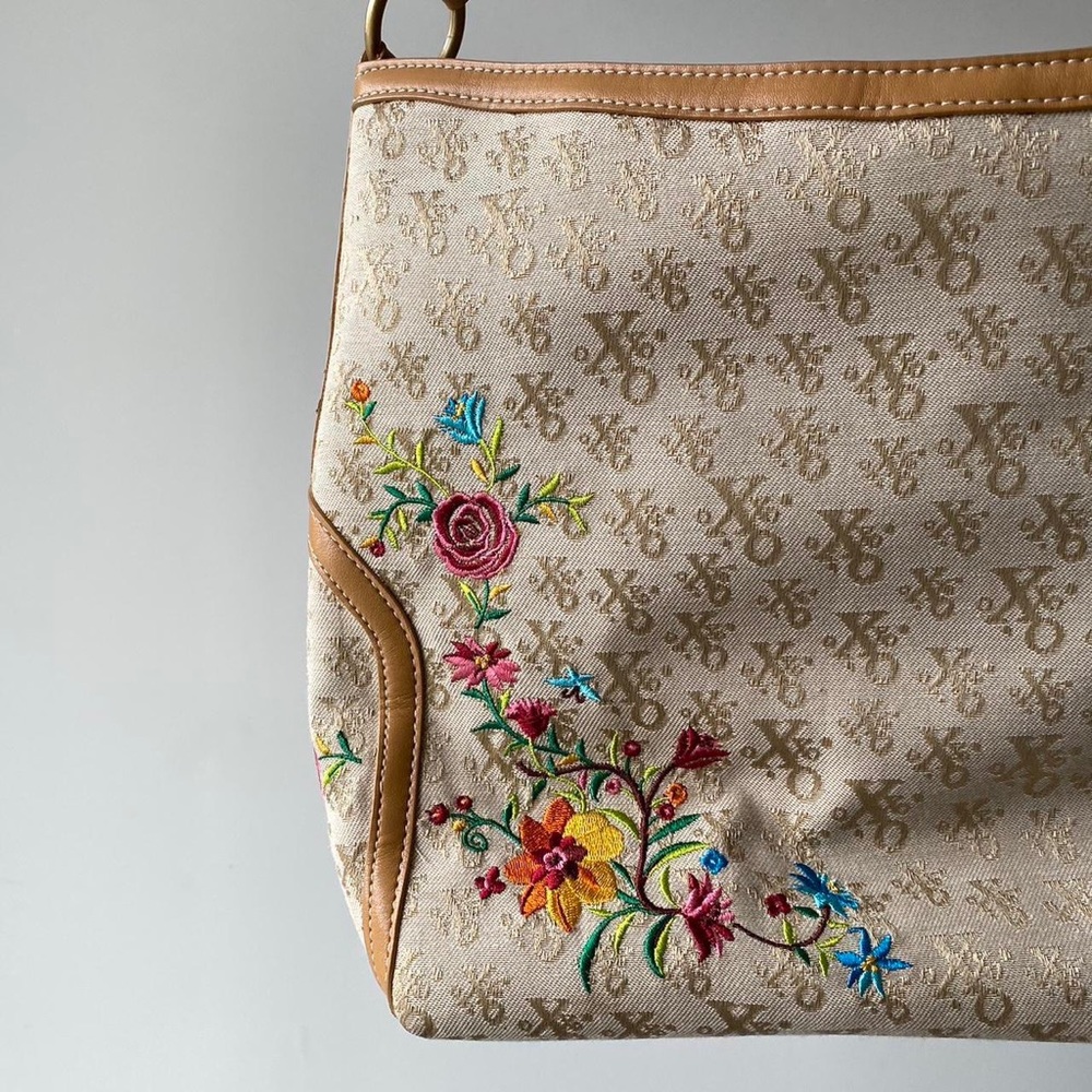 XOXO Large Shoulder Bag - Picture 2 of 4